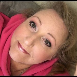 Meet your Posher, Dena